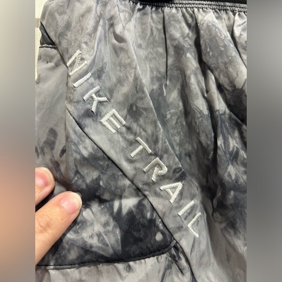 Nike Women's XL Dri-FIT Repel Mid-Rise 3" Trail Running Shorts Black Grey NWT - Picture 4 of 14